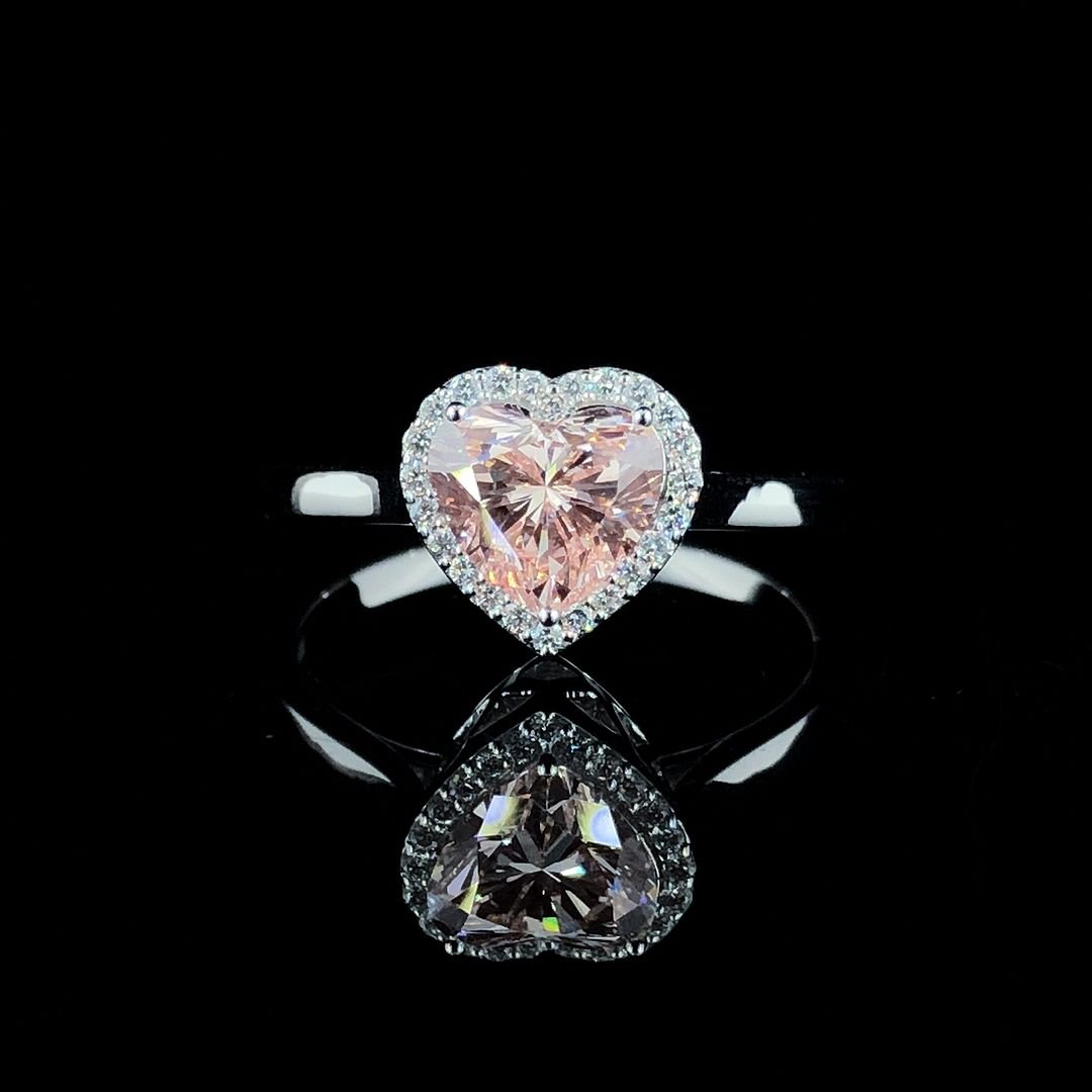 Earring 18 kt gold Pear Round